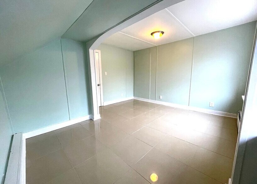 Building Photo - 1401 6th St