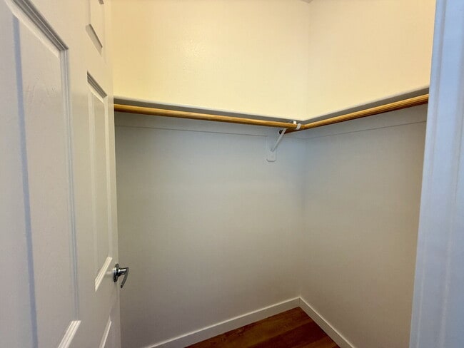 Building Photo - 4 BED, 2.5 BATH, 2 CAR-GARAGE, TWO-STORY, SINGLE FAMILY HOME FOR