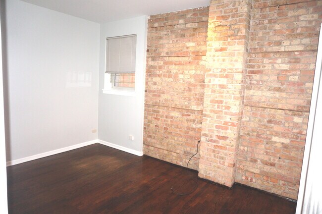 Building Photo - 2950 N Halsted St