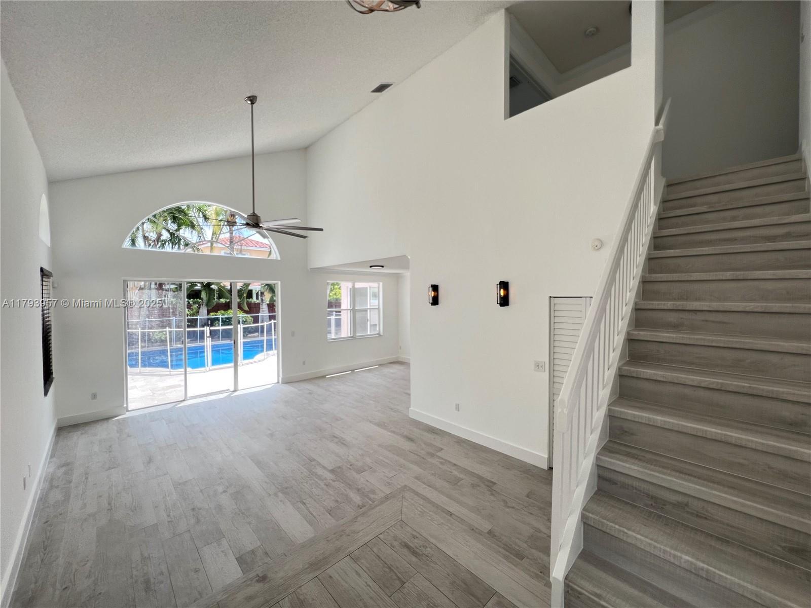 Building Photo - 725 NW 156th Ave