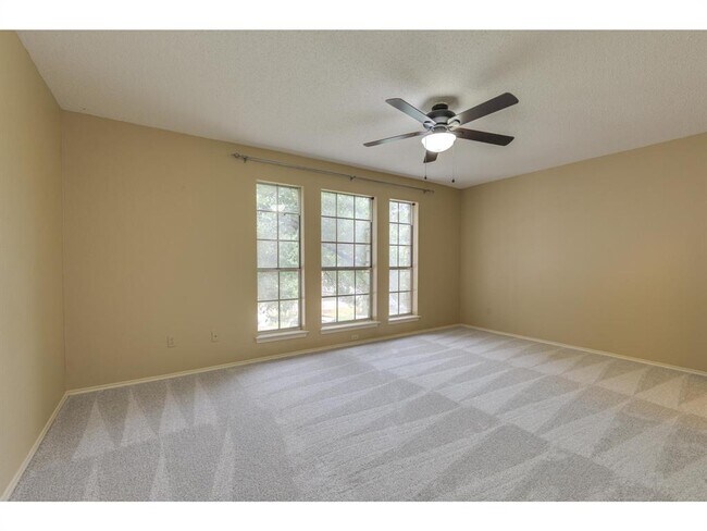 Building Photo - 3912 Lemos Dr