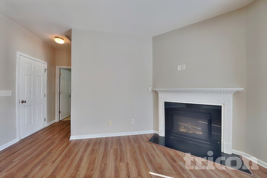 Building Photo - 30 Rowan Dr