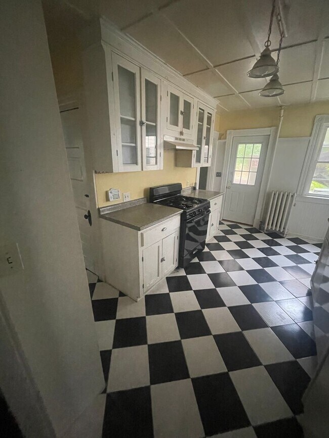 Building Photo - Spacious 4BR/3BA Home in Downtown Dover — Freshly Updated, Walk to Everything