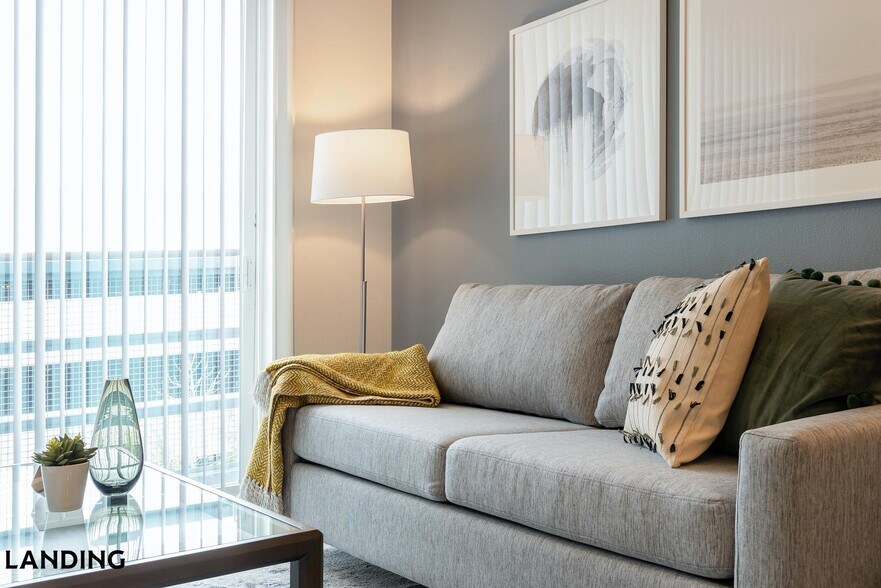 Building Photo - 1401 S Lamar Blvd