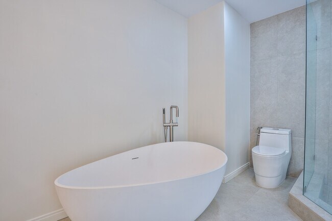 Building Photo - 854 Guanajuato Dr