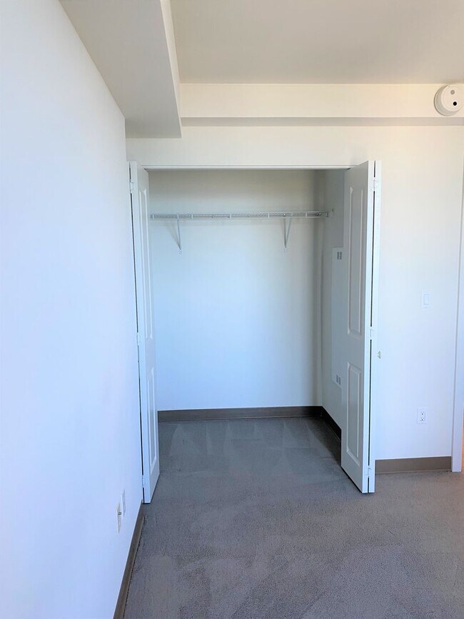 Building Photo - Ke Kilohana - Move in ready 1/1/1