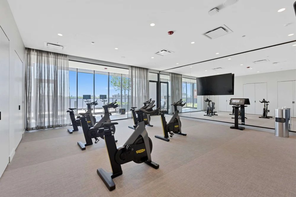 Building Photo - 1151 W Van Buren St