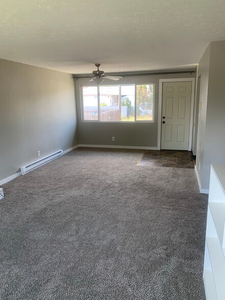 Building Photo - 610 Villard St