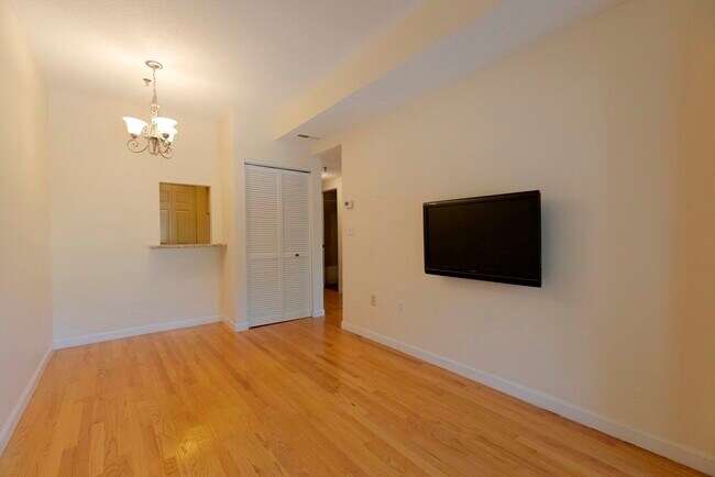 Primary Photo - 2456 Massachusetts Ave