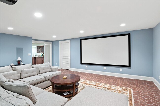 Building Photo - Exceptional Living in the Heart of Arlingt...