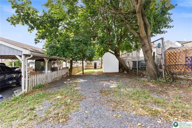 Building Photo - 821 Jackson St