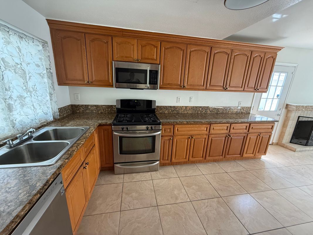 Building Photo - 5867 Cape Horn Dr