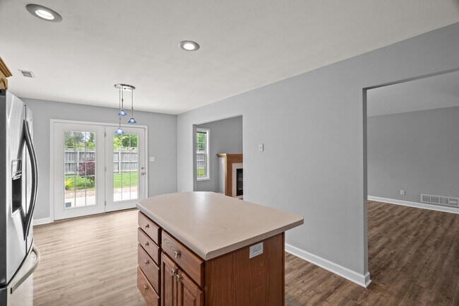 Building Photo - 5909 Kelsey Dr