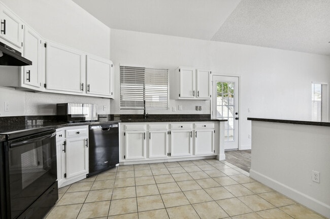 Building Photo - 7420 W Greer Ave