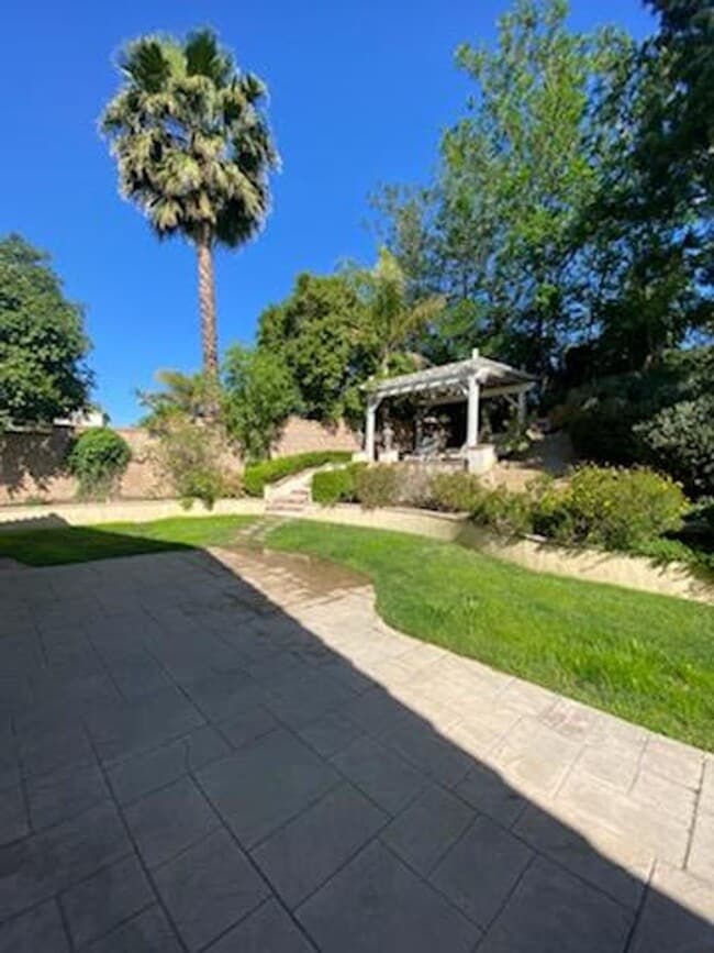 Building Photo - Beautiful Single Level Home in Paseo del Sol with 3 Bedrooms and Office/Den
