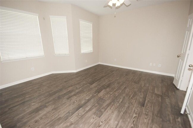 Building Photo - 3006 Breakers Point Dr