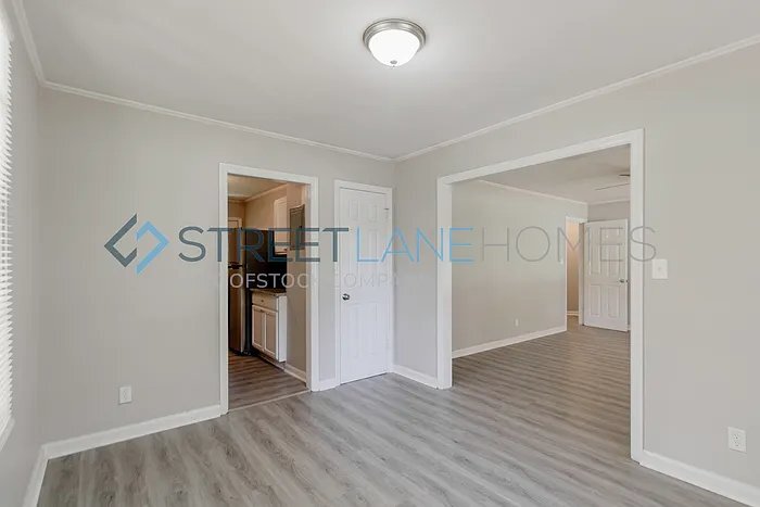 Building Photo - 3042 Bethune Ave