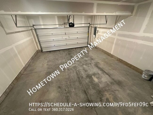 Building Photo - 2403 Trailside Dr NE