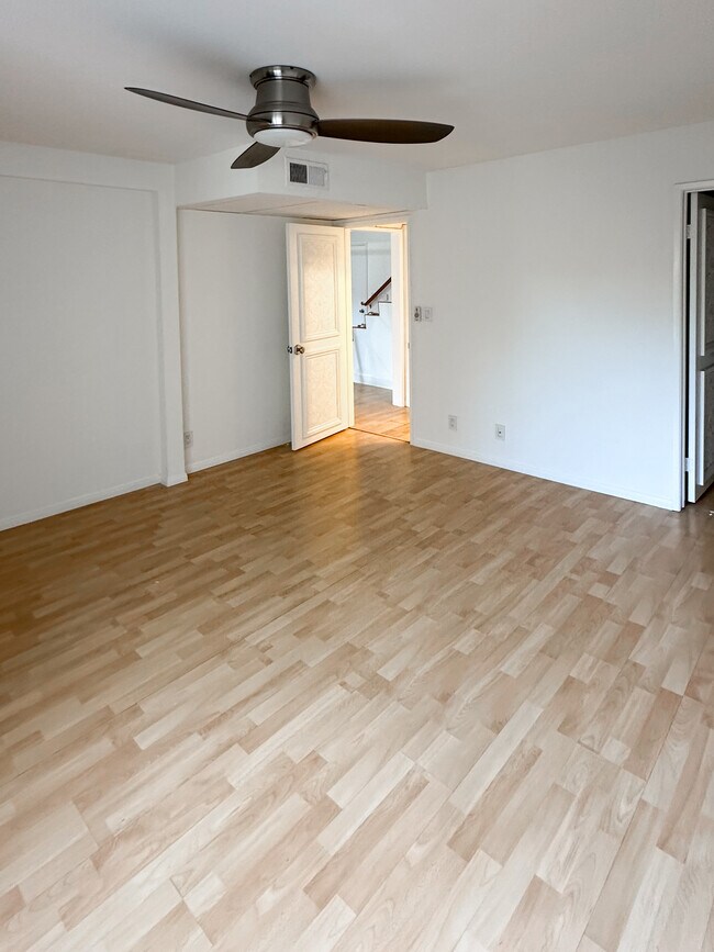 Building Photo - 3302 Summertime Ln