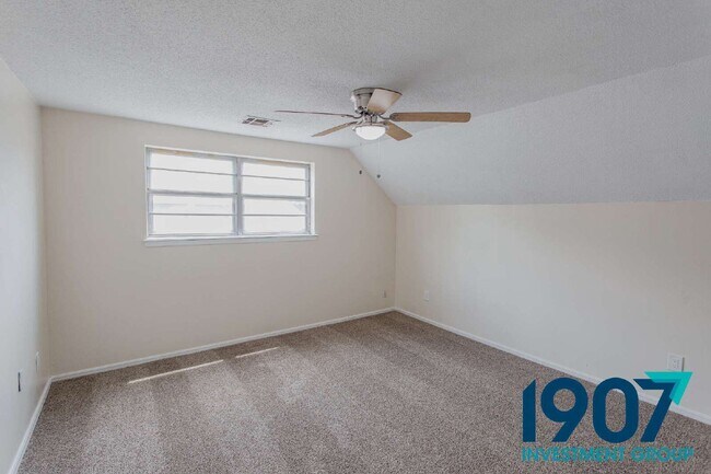 Building Photo - 9212 S McKinley Ave