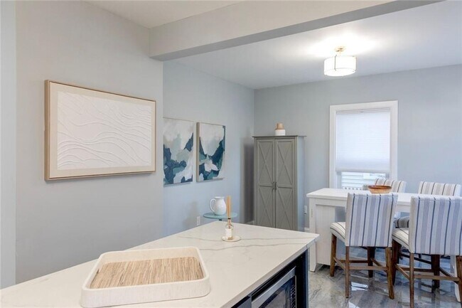 Building Photo - 18 Hall Ave