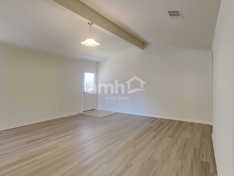 Building Photo - 22422 Bauer Canyon Dr