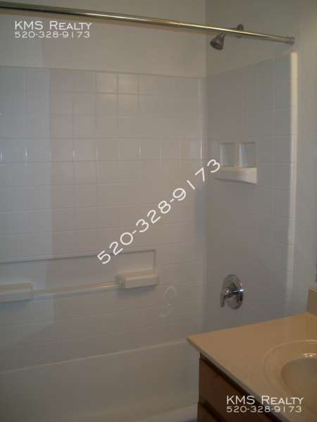Building Photo - 6027 S Avenida Las Monjas