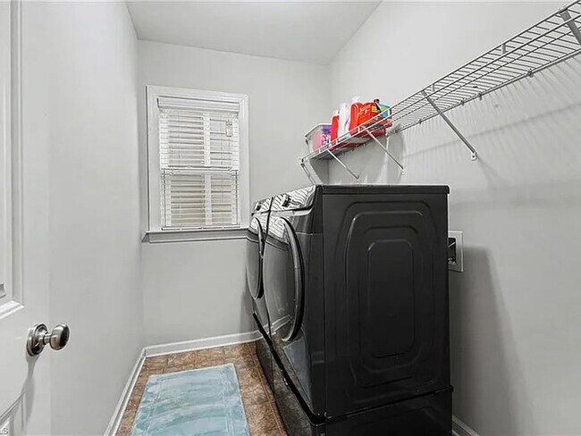 Building Photo - Lease to Own