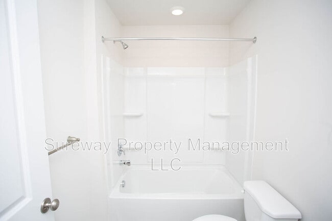 Building Photo - 234 Macoun Way