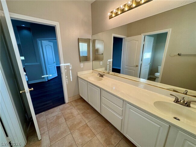 Building Photo - 6586 W Diablo Dr