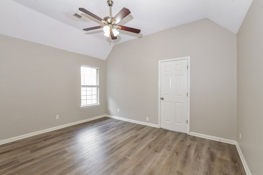Building Photo - 990 Jessa Cove
