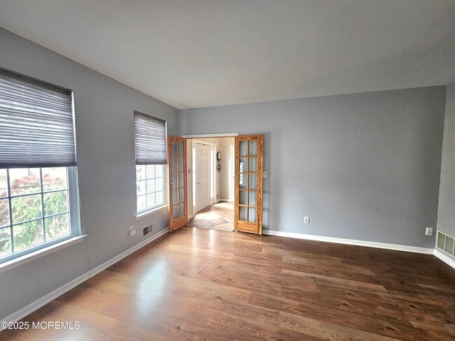 Building Photo - 505 Buhler Ave