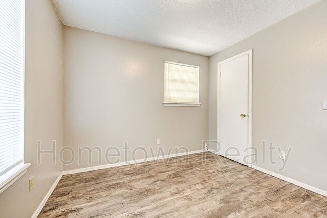 Building Photo - 5216 Creekwood Terrace