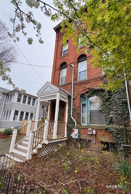 Building Photo - 74 Pearl St