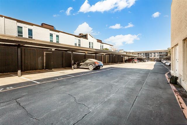 Building Photo - 5904 Sandhurst Ln