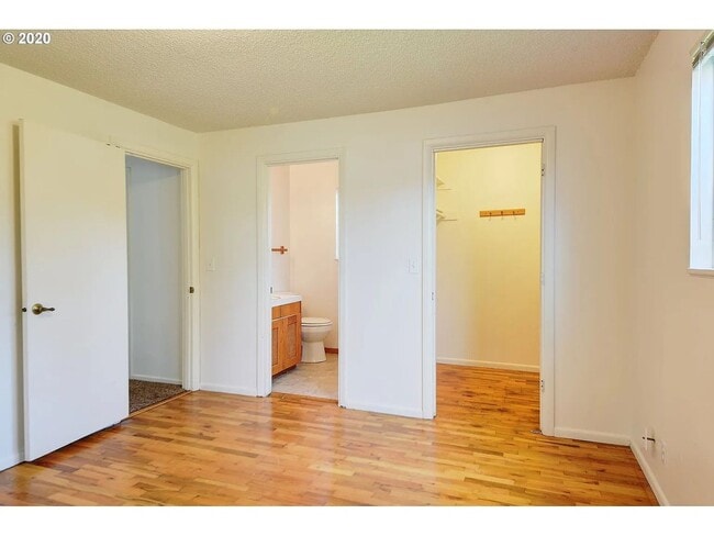 Building Photo - Great 4 Bedroom Eugene Home!