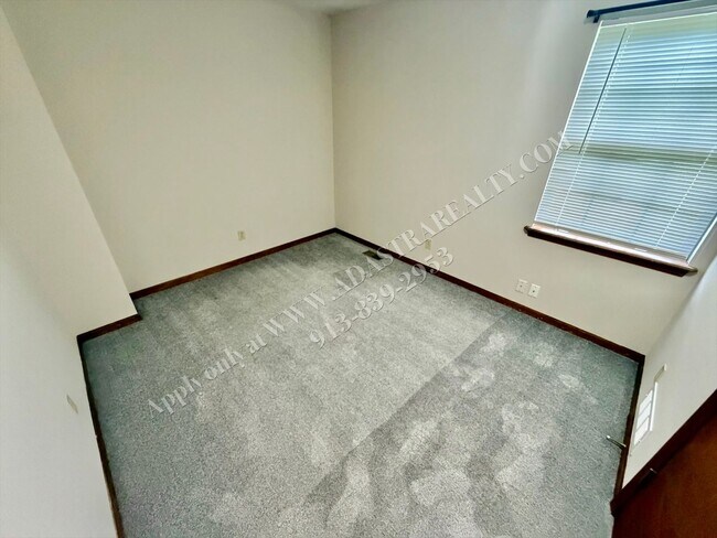 Building Photo - 6622 W 149th Terrace