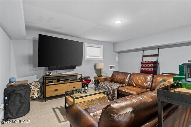 Building Photo - 1613 Ocean Ave