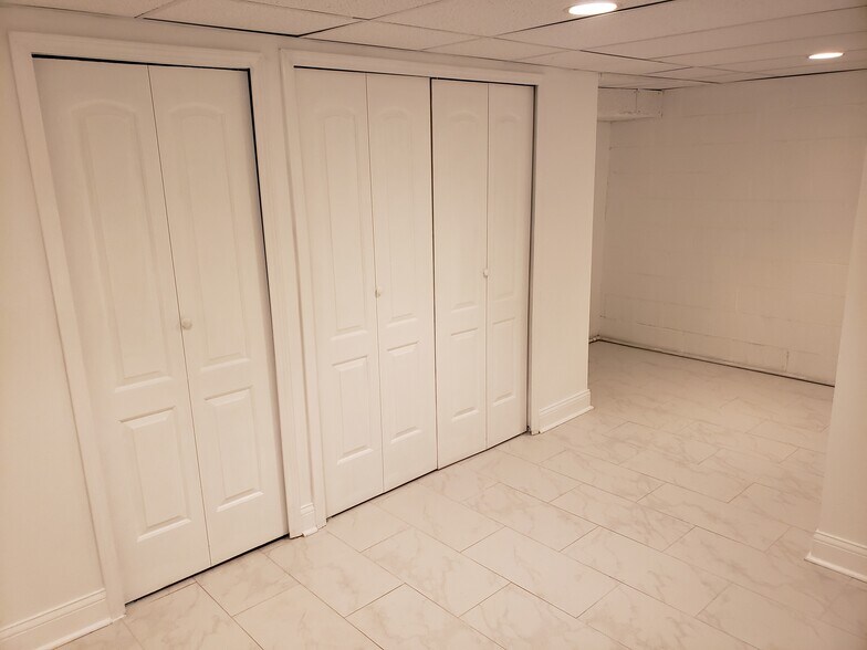 Building Photo - 2142 Rugen Rd