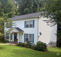 Building Photo - Spacious duplex available in Flowery Branch