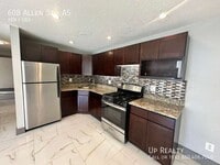 Building Photo - 608 Allen St