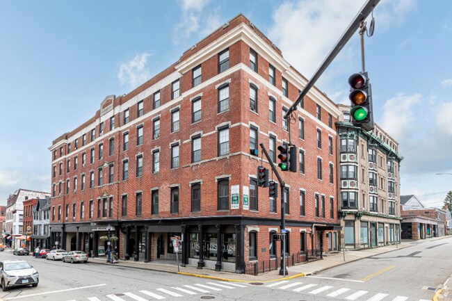 Building Photo - 35 Union St