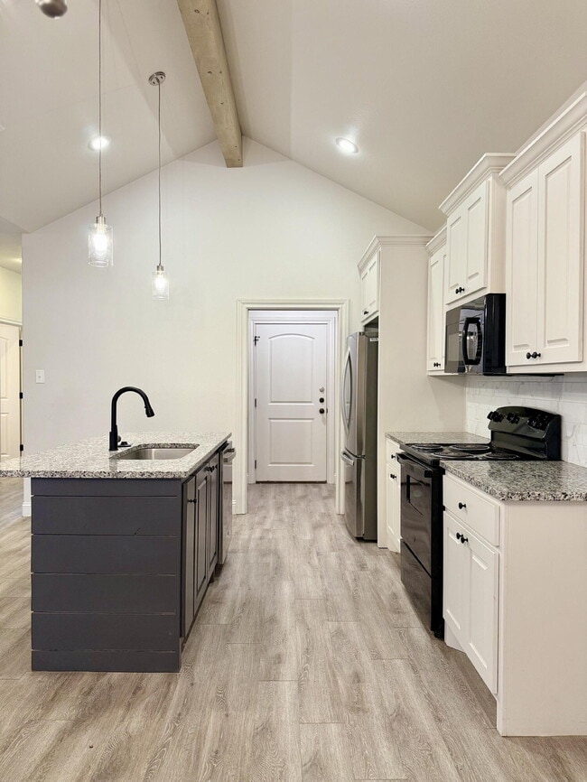 Building Photo - 1708 102nd St