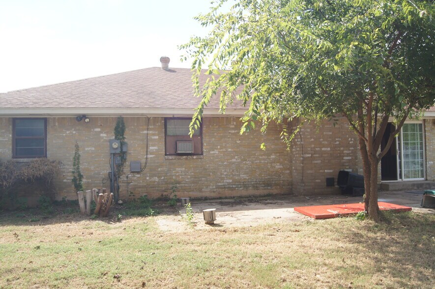 Building Photo - 1213 Frederick Dr