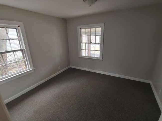 Building Photo - 2 bed/1 bath