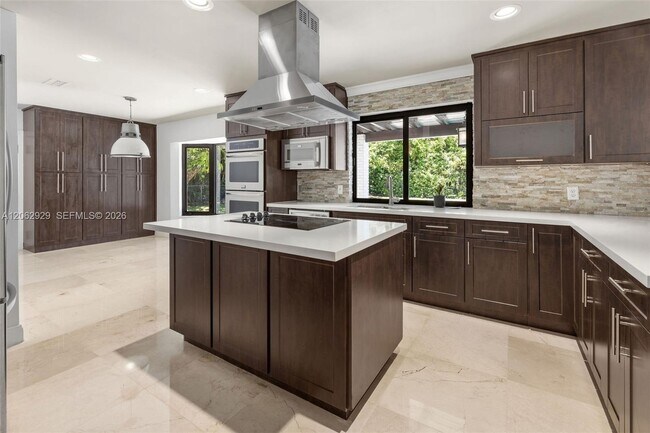 Building Photo - 15221 SW 82nd Ave