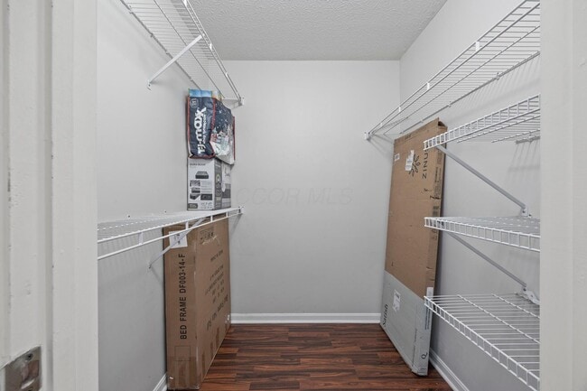 Building Photo - 6823 Meadow Creek Dr