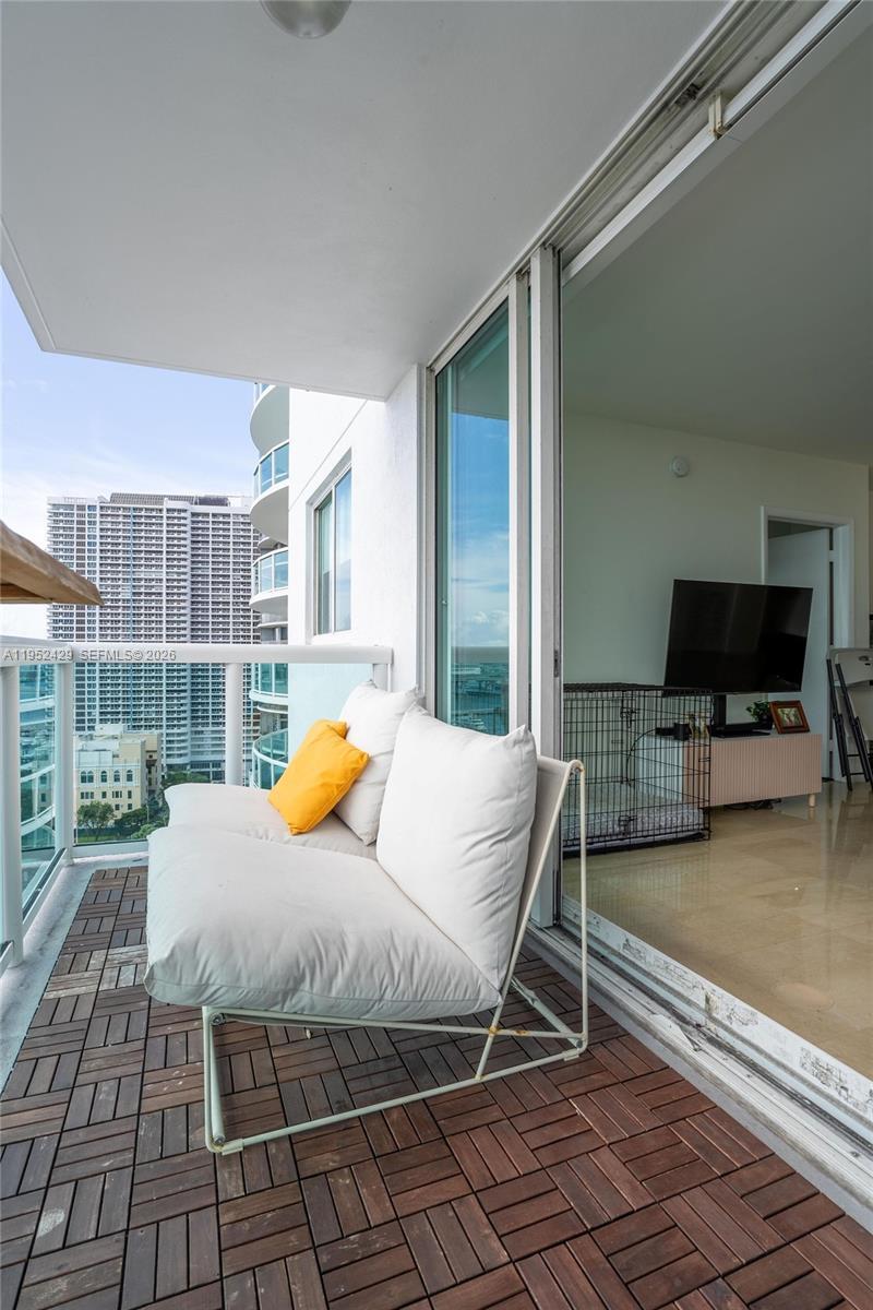 Building Photo - 1800 N Bayshore Dr