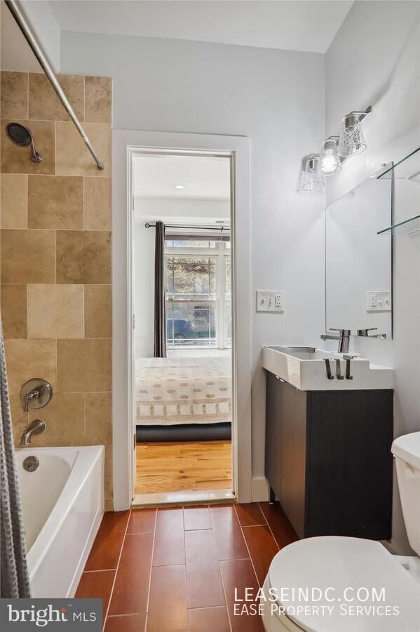 Building Photo - 515 N Street NW-#2