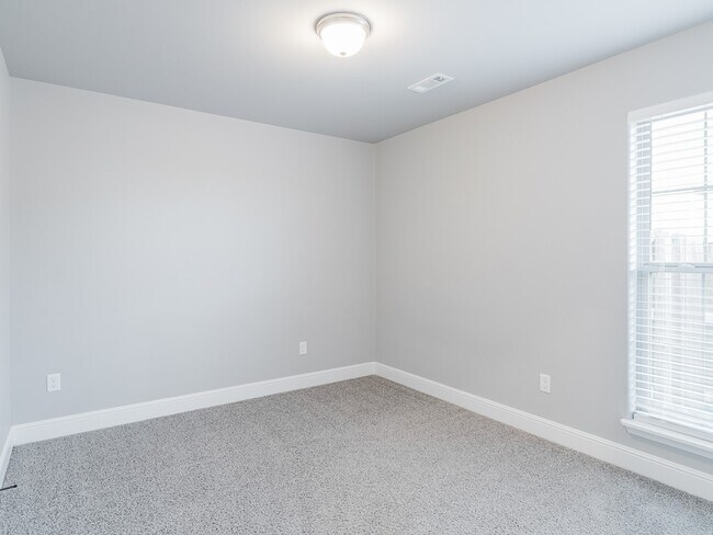 Building Photo - 6100 NW Silas St